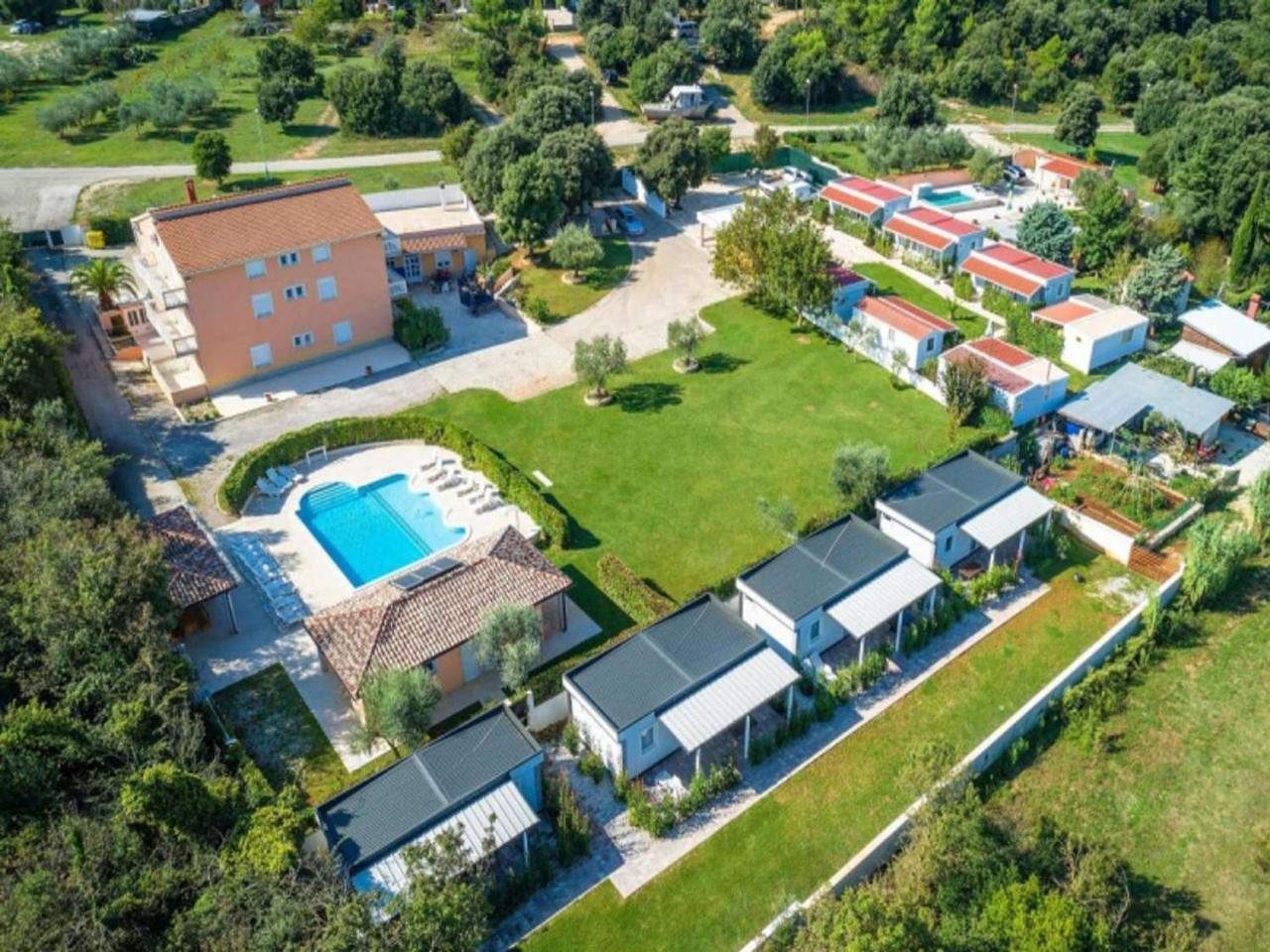 Mobile Home In Banjole Near Beach Centinera