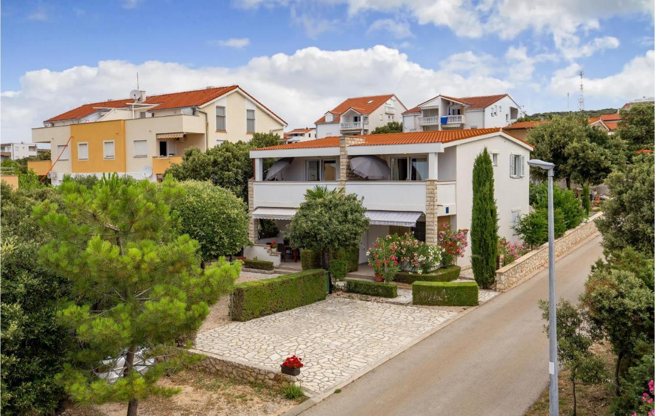 Stunning Apartment In Mandre With Wifi