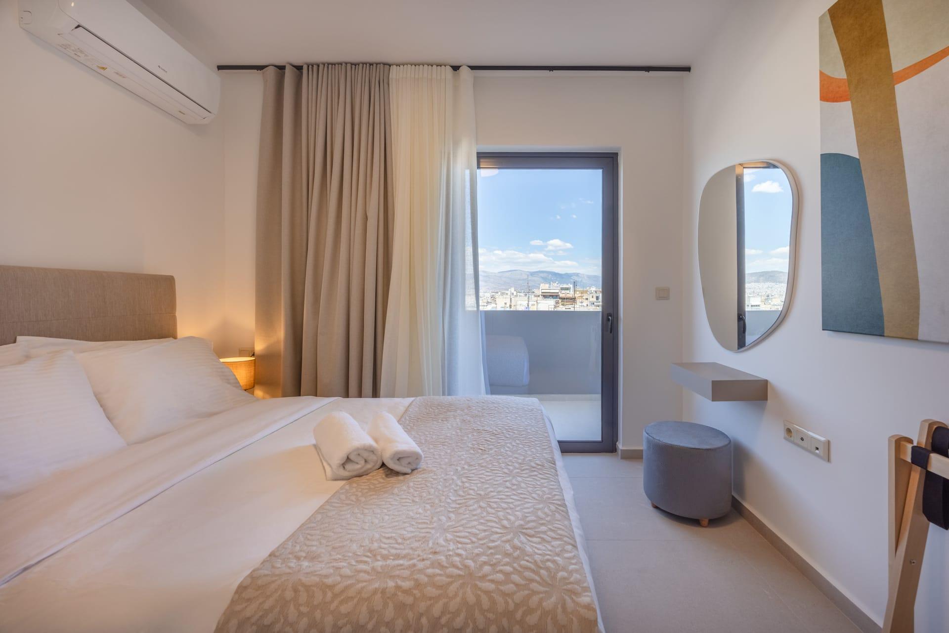 Sokio Piraeus Bw Premier Collection