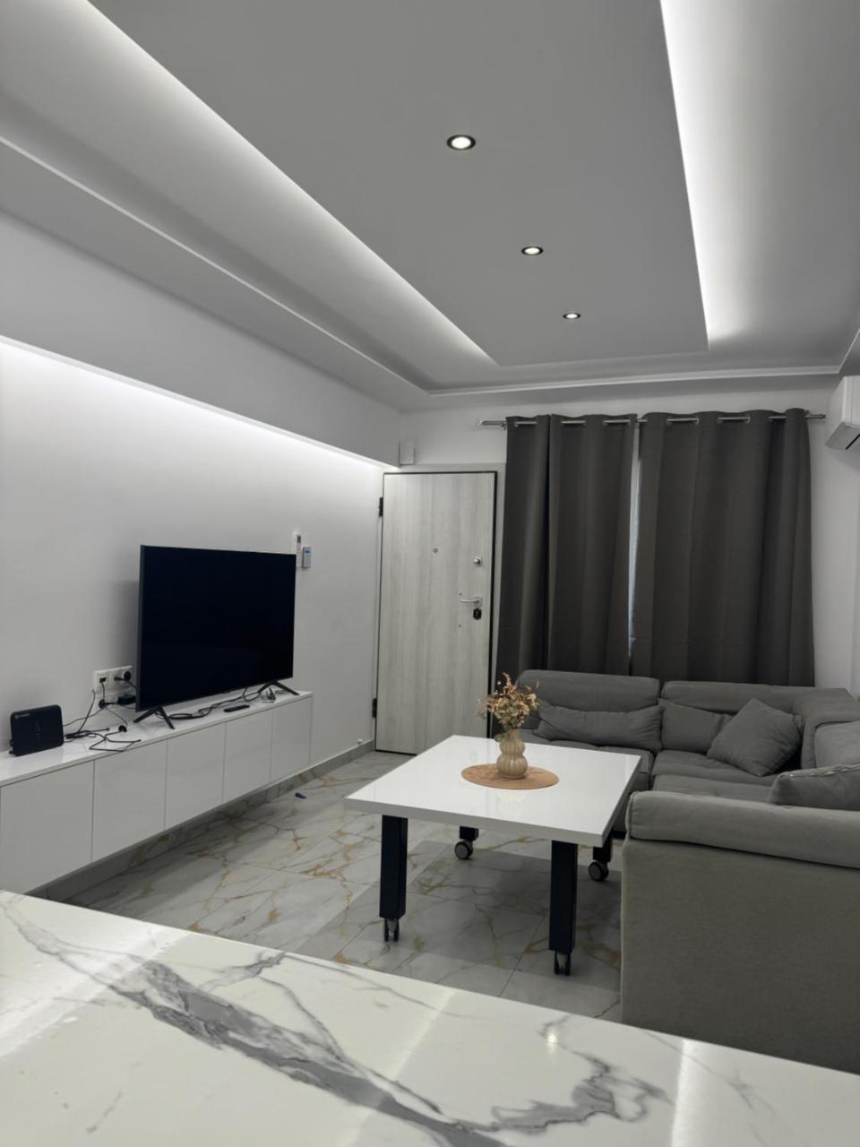 Cozy, Quiet & Modern Apartment