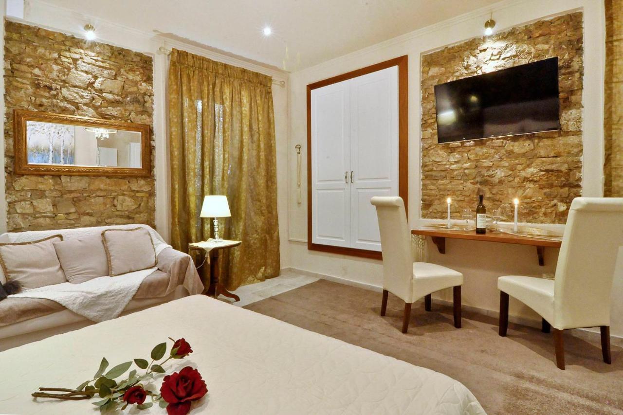 Venetian Suite Mitropolis New