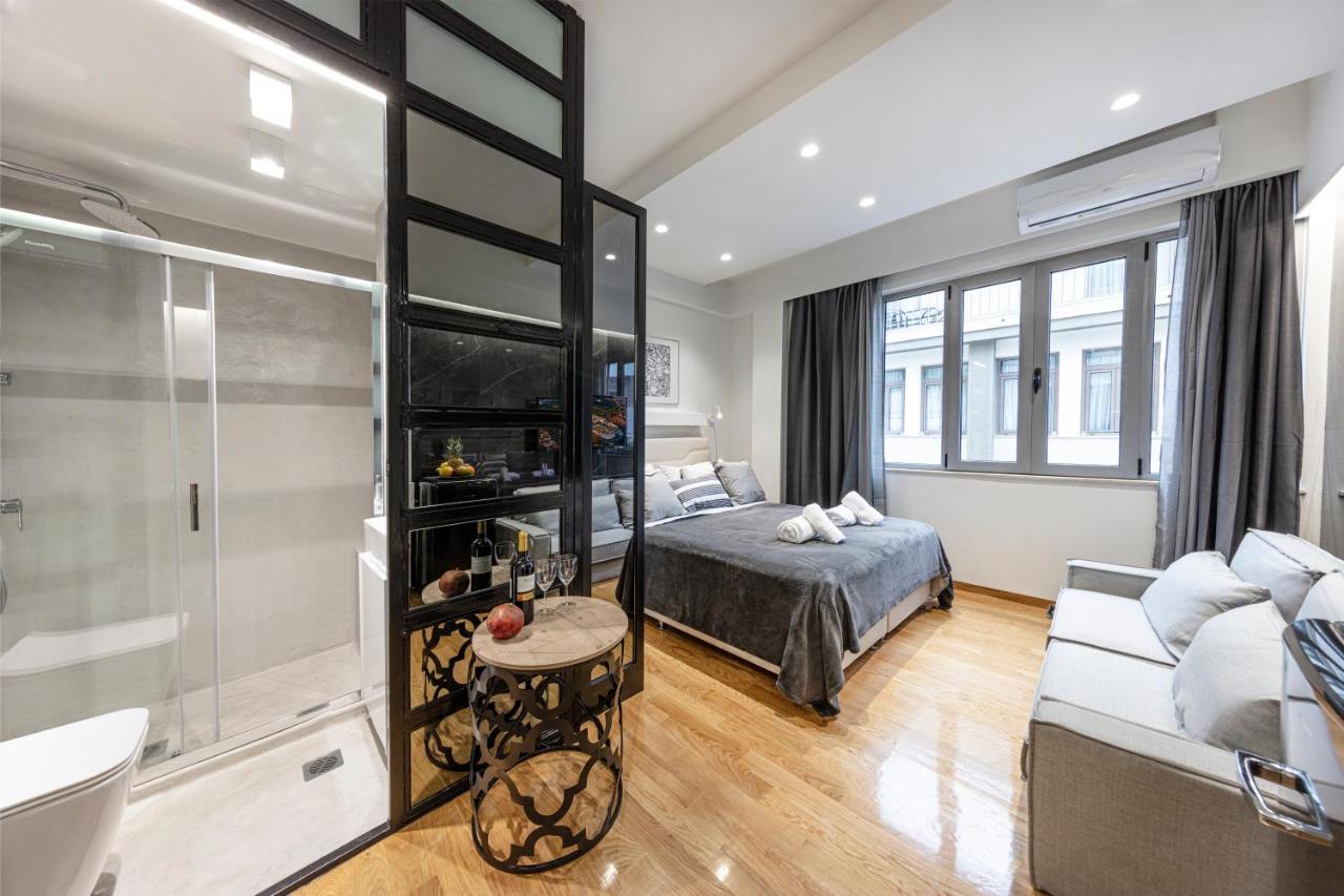 The Monastiraki Metro Lux Suite!