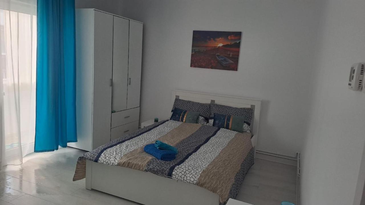 Aquamarin Iulius Mall Studio