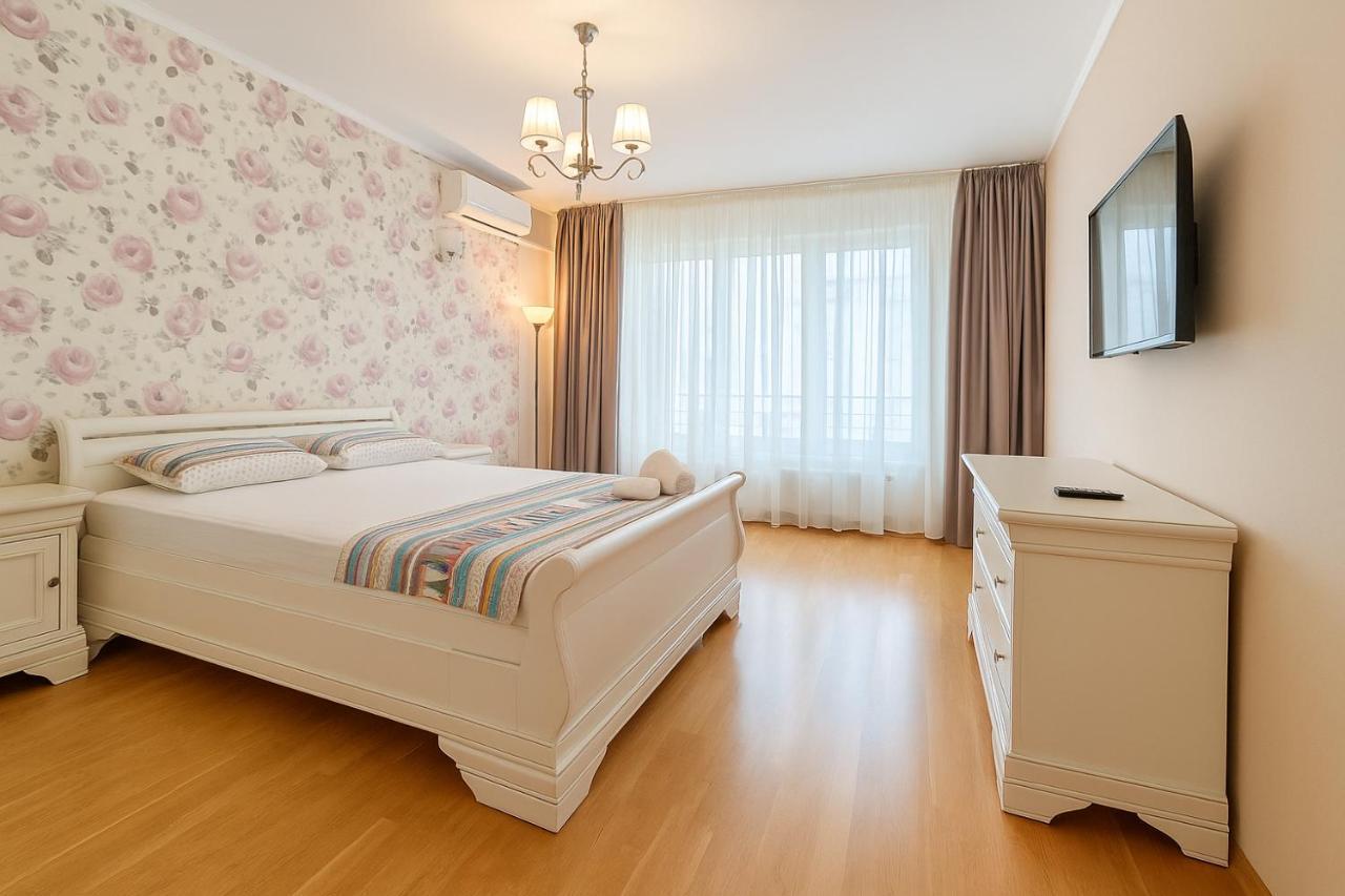 Pink Central Park Loft