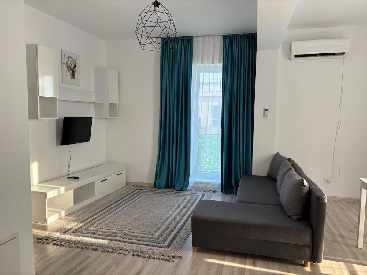 Bright One Bedroom Apartment