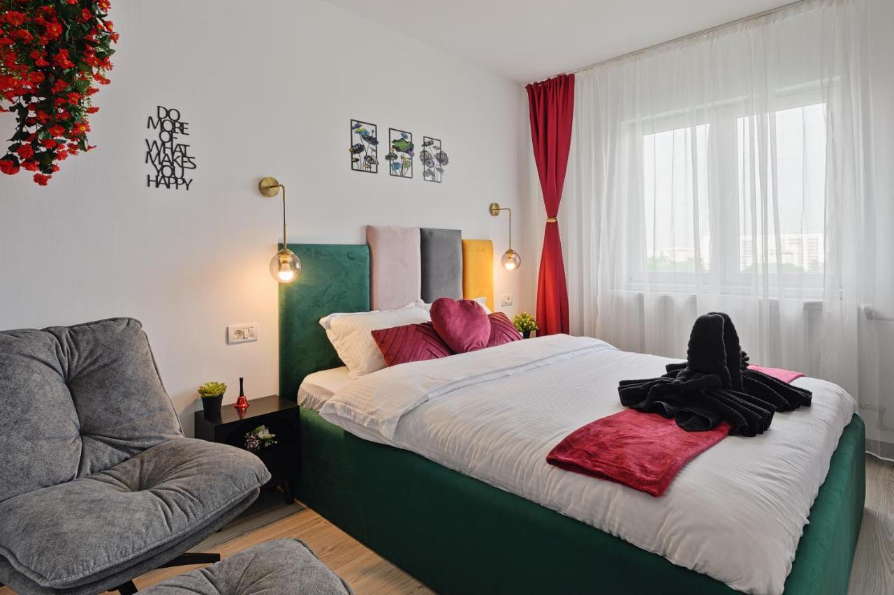 Full Kitchen Ac Cityview Free Public Parking 2 Bedroom Apartment