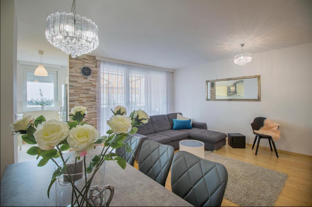 Apartment Montesa Zadar With Free Parking & Balcony