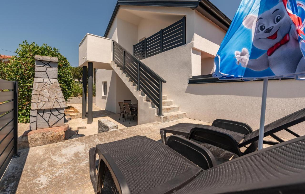 2 Bedroom Beautiful Home In Posedarje