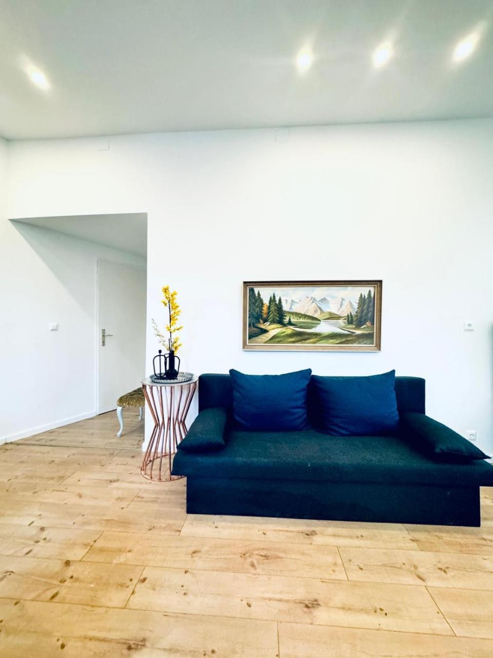 Modern 3br Shared Apartment, Close To Kaufpark Alterlaa