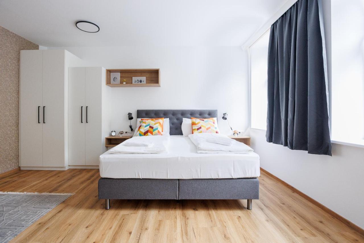 New City Studio Near Schonbrunn Palace & Metro U3