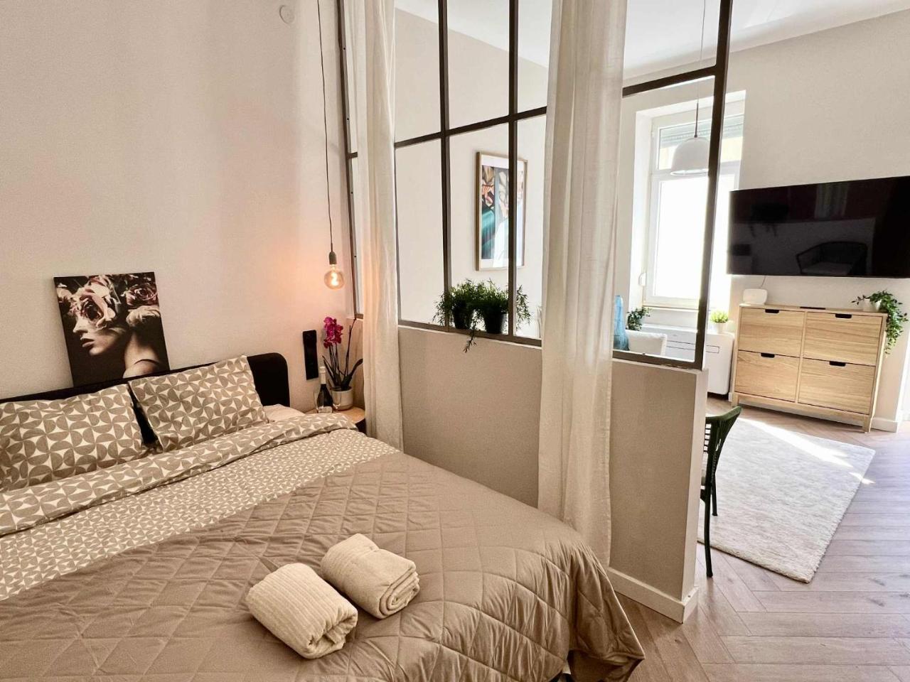 Praterhood Elegant Suites