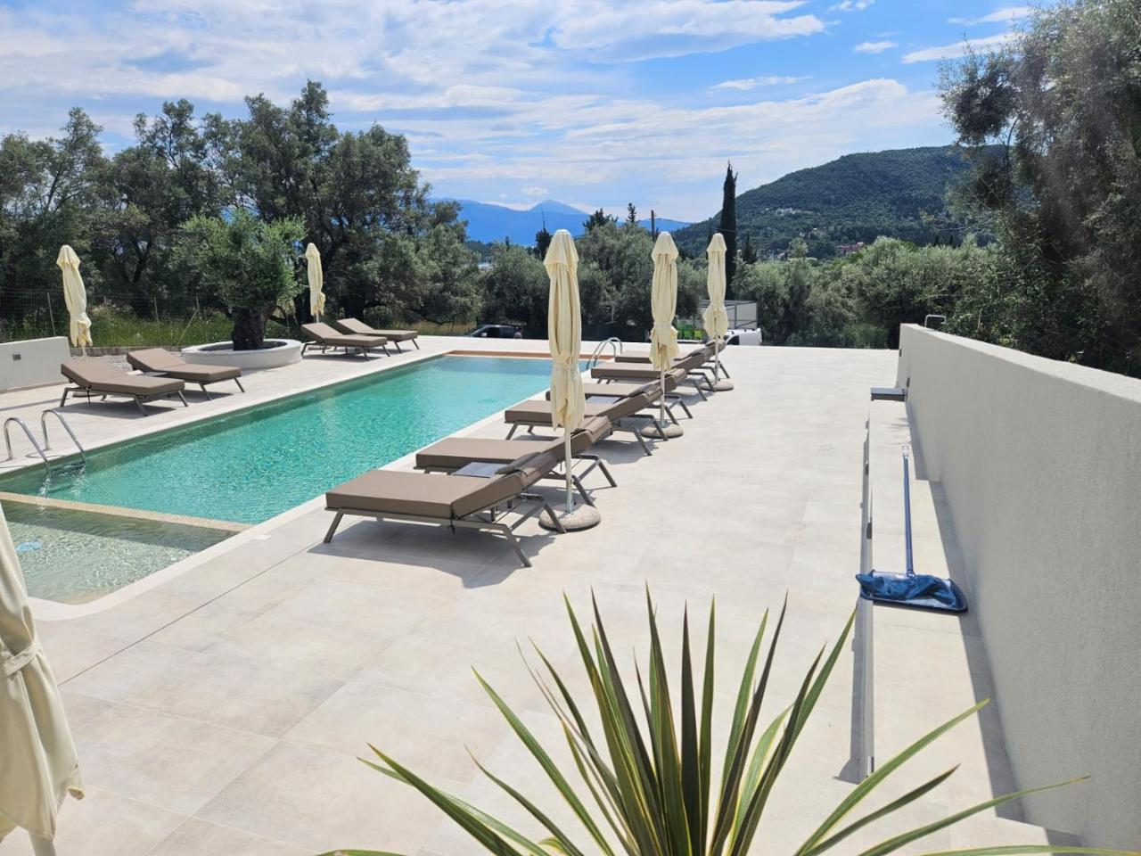 Elpida Luxury Apartments & Suites