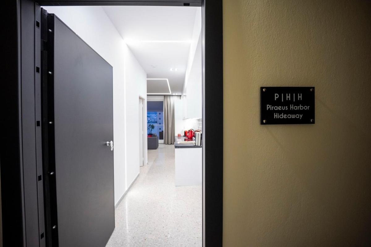 Piraeus Harbor Hideaway