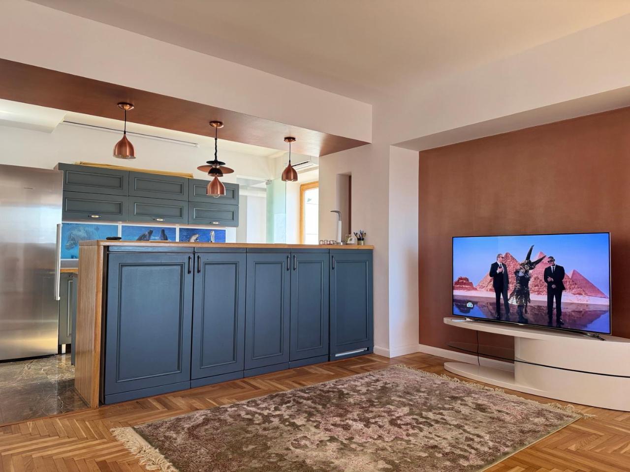 City View Apartment In Center Of Brasov, Afi
