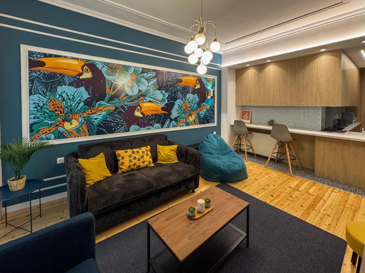 Cocoloro by 4 Travelers