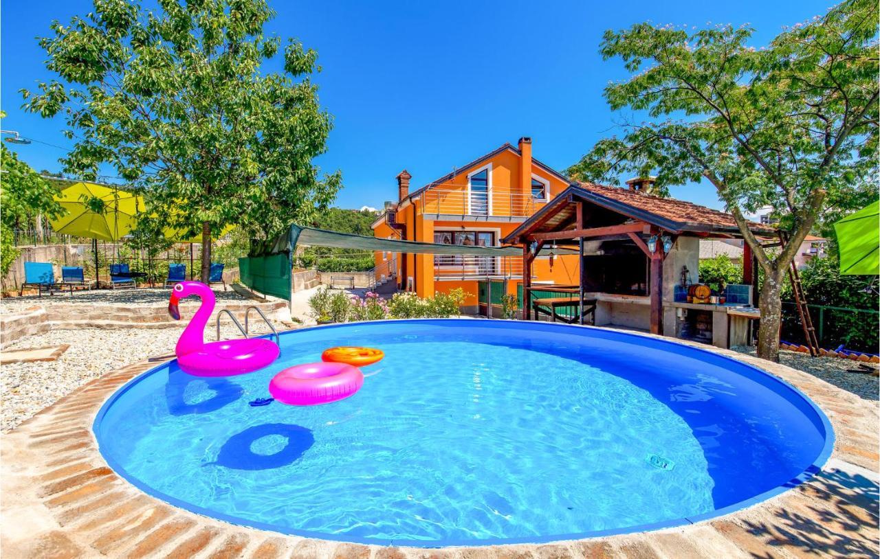 5 Bedroom Amazing Apartment In Viskovo