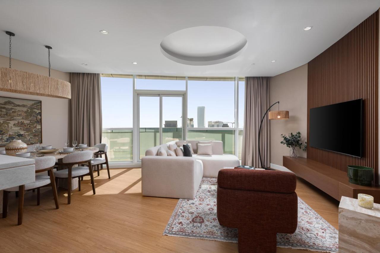 Maison Privee - Dazzling Downtown Retreat with Panoramic City Views