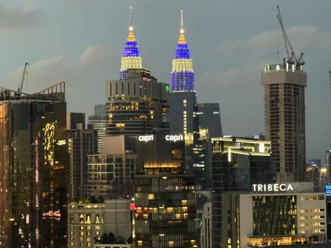 Agile Bukit Bintang Bnb at Klcc #Located in Trx #5 Mins To Pavilion &Bukit Bintang #Infinity Pool #Free Parking #中英文房东