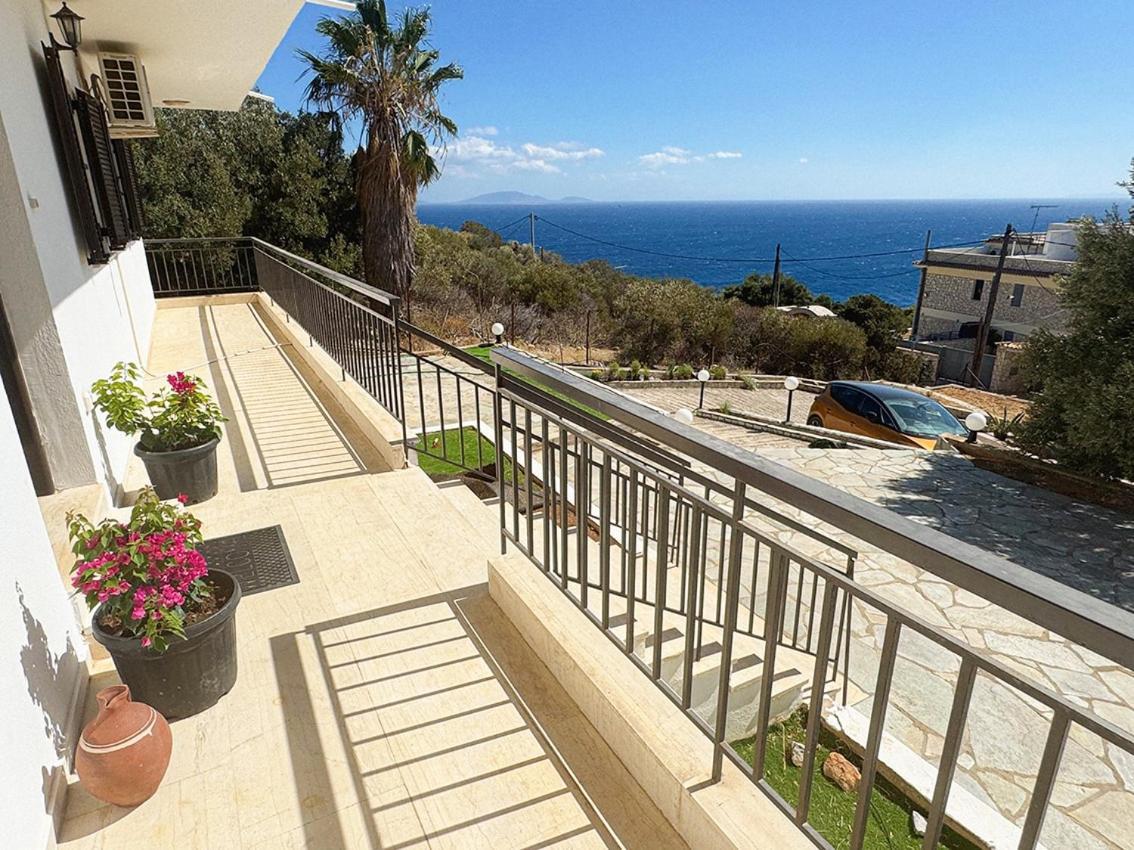 Serenity, Stunning Sea View & Massage