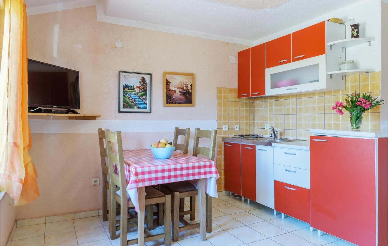 Lovely Apartment In Fazana With Wifi