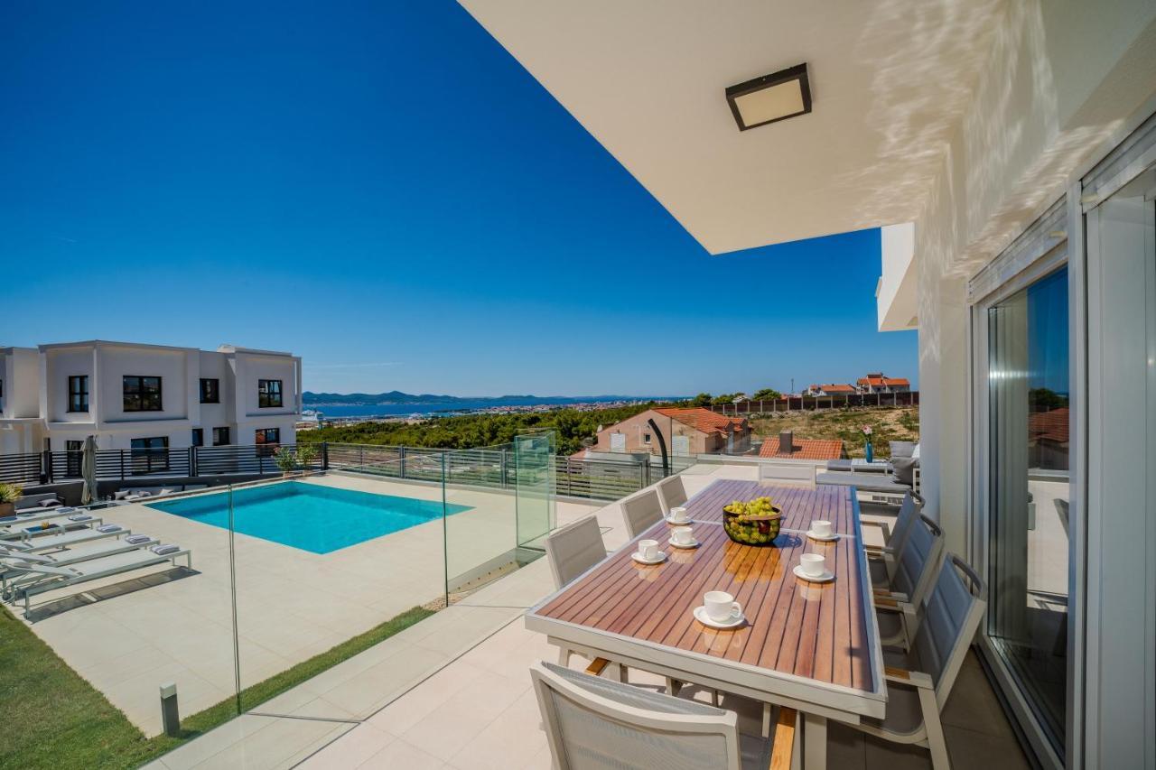 New Luxury Villa Via