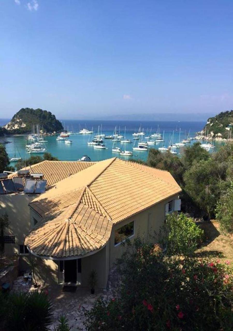 Amfitriti Hotel & Studios