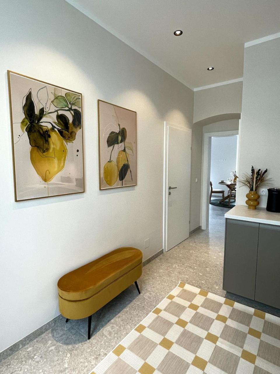 Residence K Contemporary Altbau Apartment Vienna