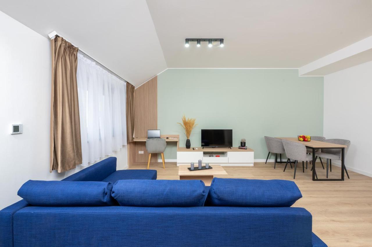 Eliza Apartments Powered by Neo Private Parking