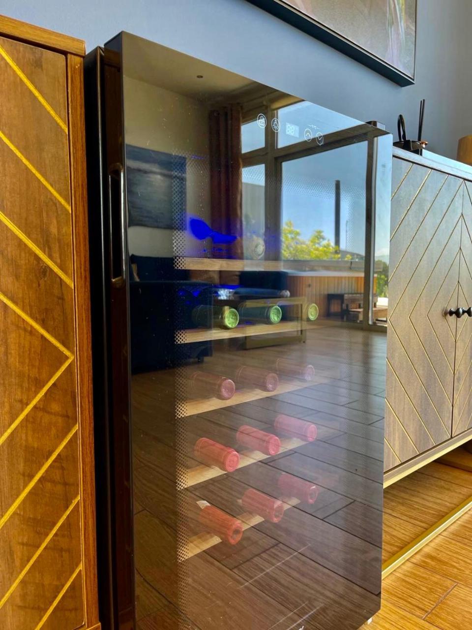 Flyviewflatsgold Privatehottub With Seaview