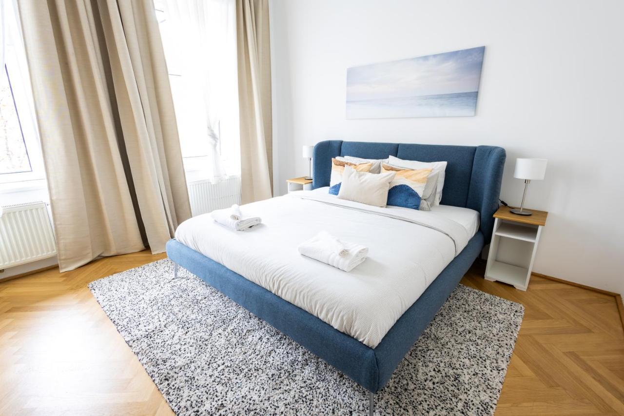 Large Garden-view Balcony Comfort Retreat 1020-vienna