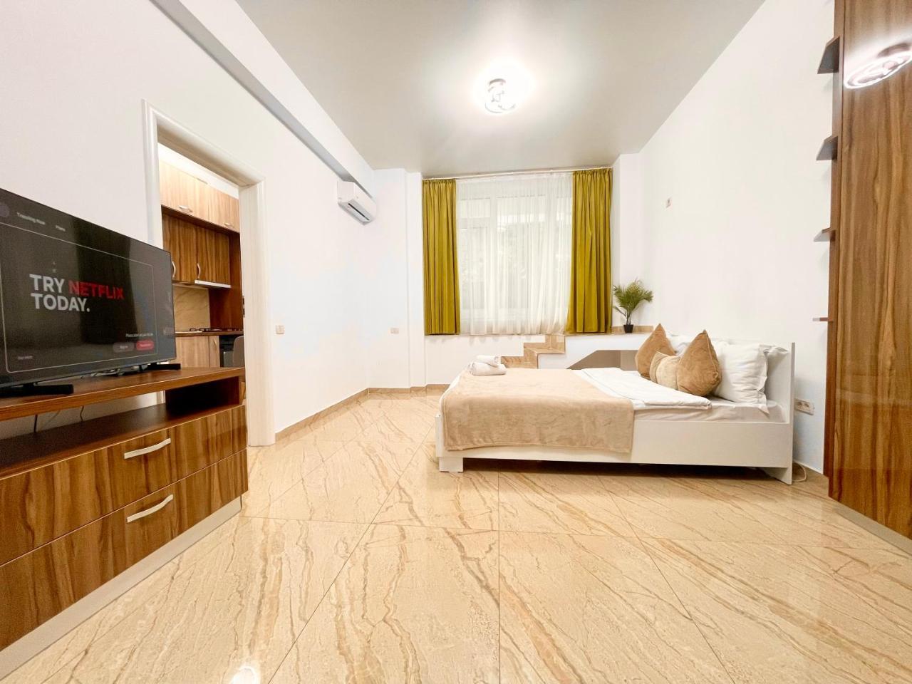 Central Address Studio 14