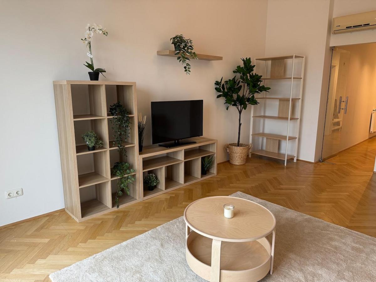 60qm, Balcony, Near Center, Schonbrunn, Attic