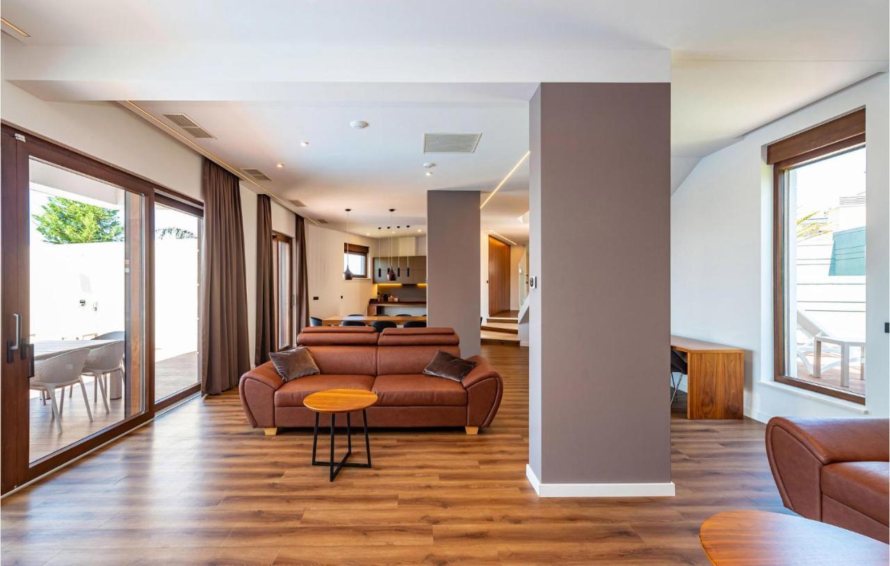 Beautiful Home In Novalja