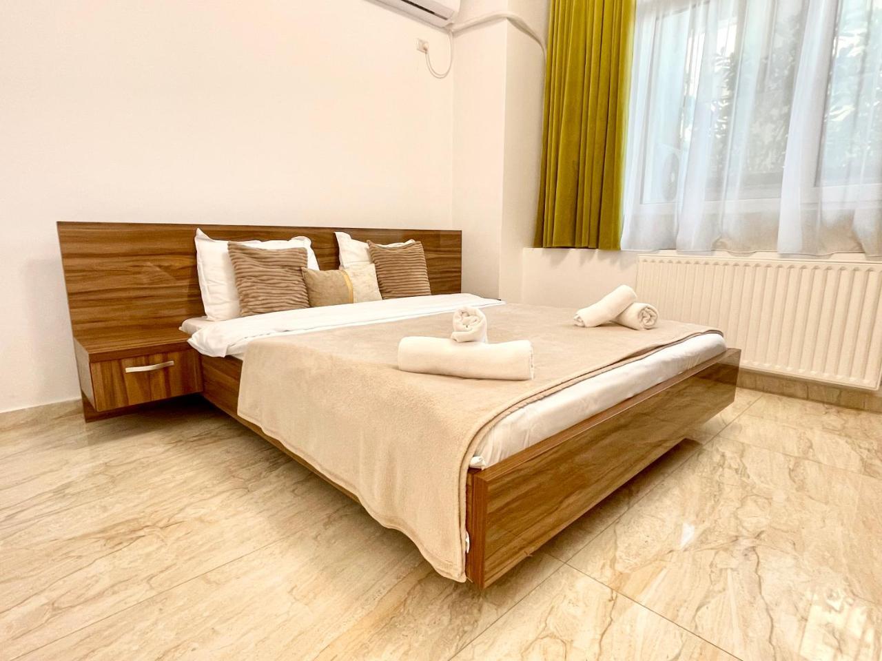 Central Address 20 Palace Of Parliament Area