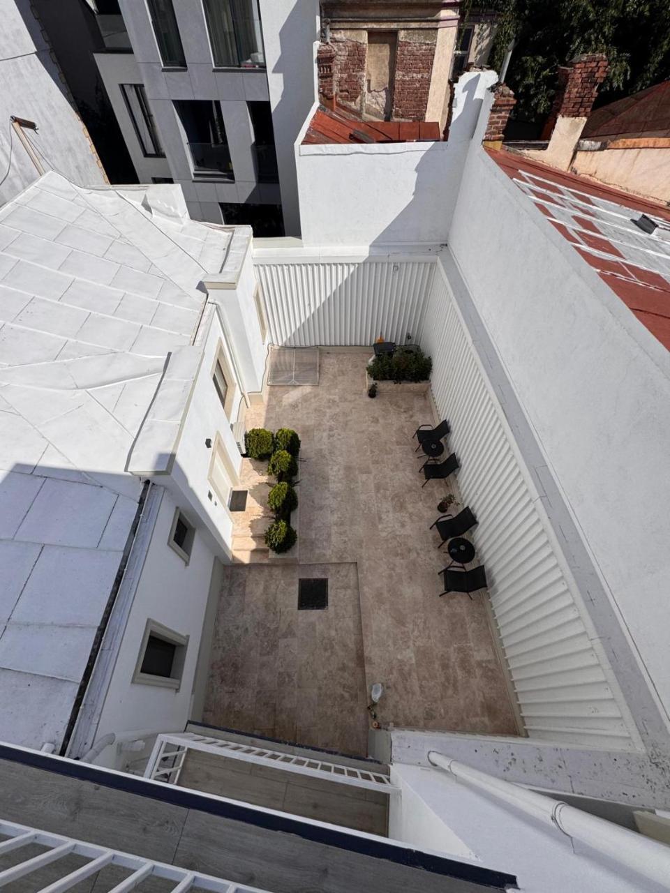 Velaris Downtown Haven