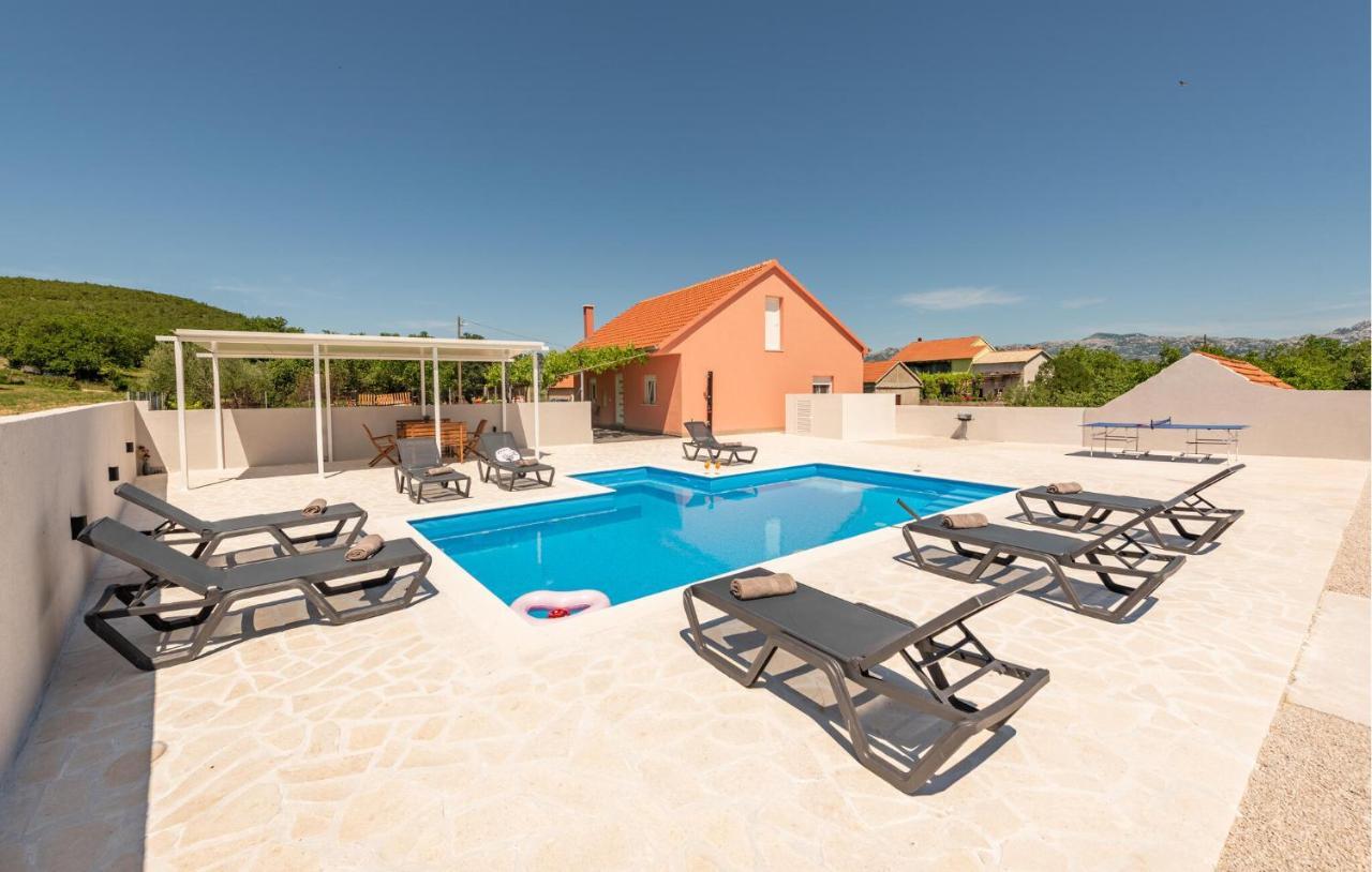 Stunning Home In Zelengrad