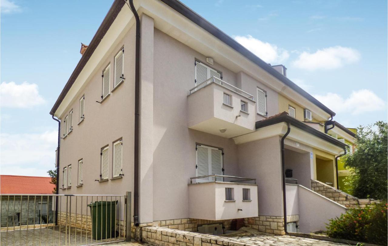 Lovely Home In Crveni Vrh With Wifi