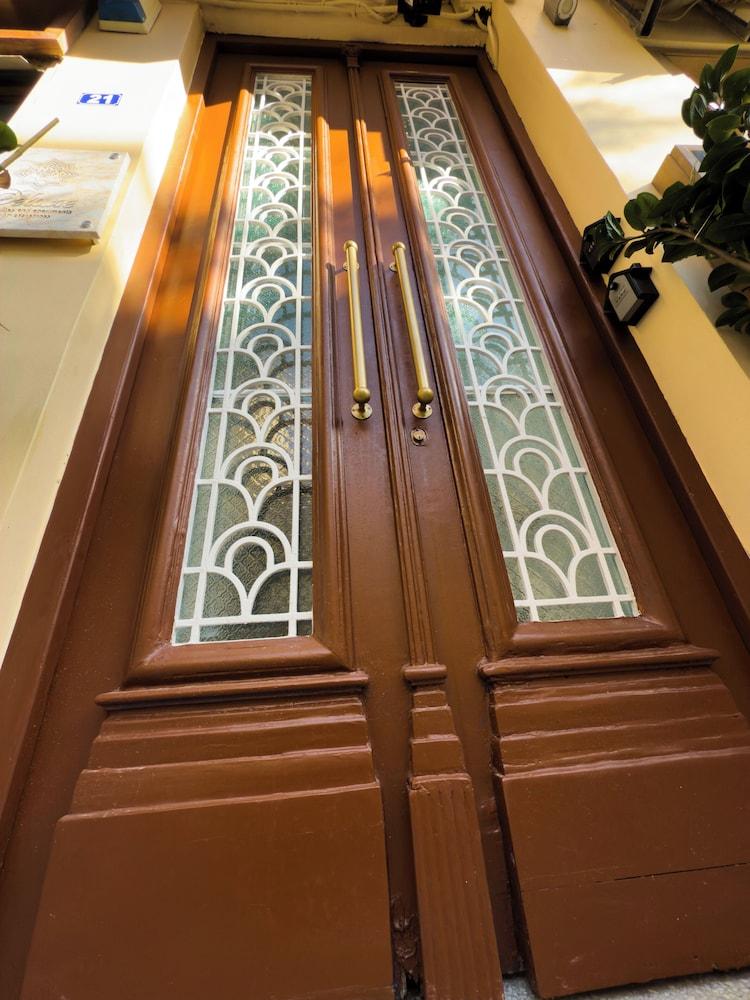 Deluxe Center Suites