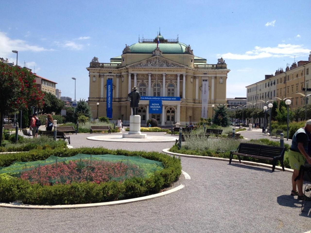 Studio Apartman Arna