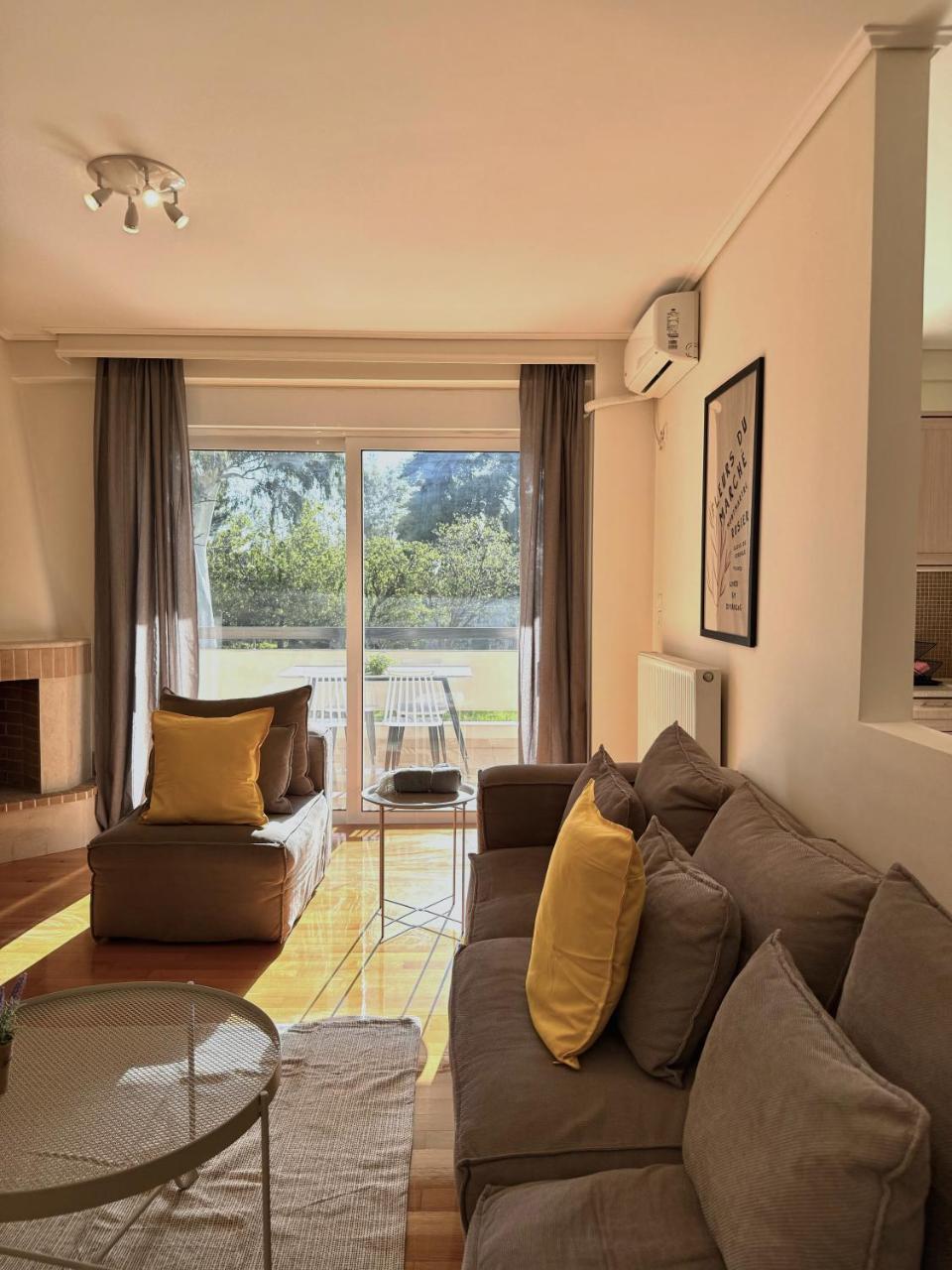 One North Living Marousi Omorfokklisias 27 by K & M