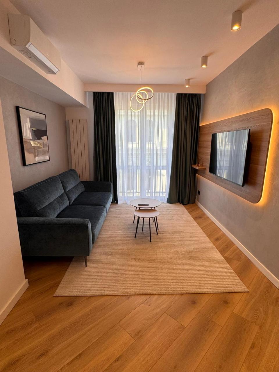 Chanttal Luxury Academy