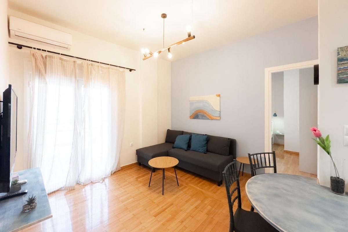 Panormou Neon Urban Apartment 3b