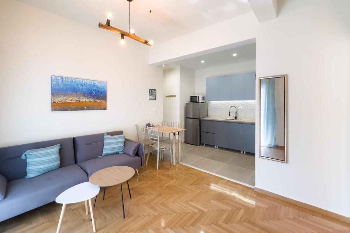 Panormou Neon Urban Apartment 3a