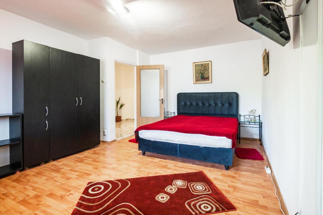 Central City Retreat With Natural Lighting