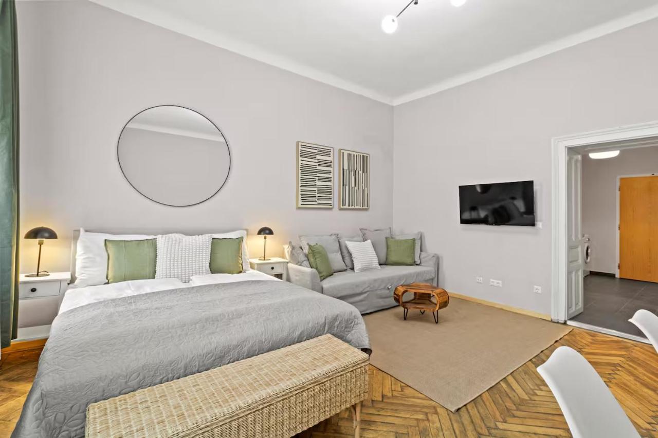 Modern Living by Millennium City & U6 Handelskai