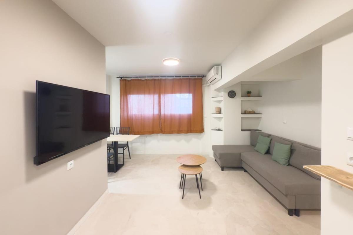 Panormou Neon Urban Apartment 1b