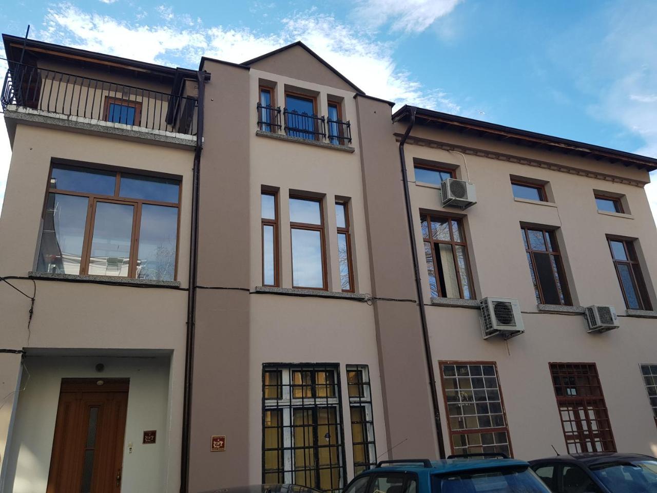 The Old House Guest Rooms & Apartament