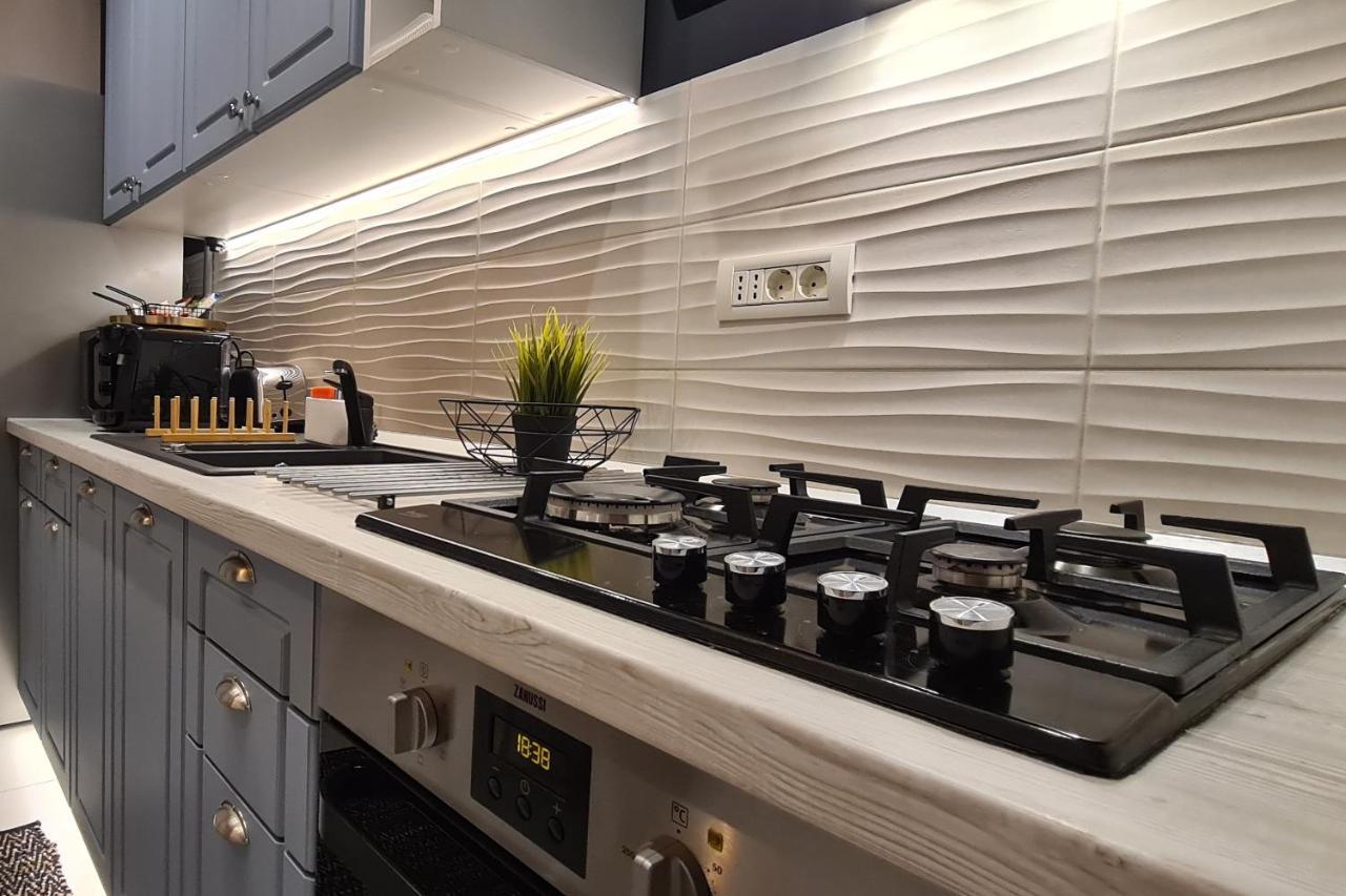 Modern Studio Apartment 113 Free Parking & Self Check-in Sector 6