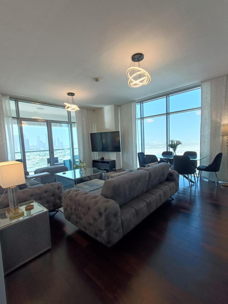 Quill Residence - Canal View Spacious 3 Bedroom Apartment