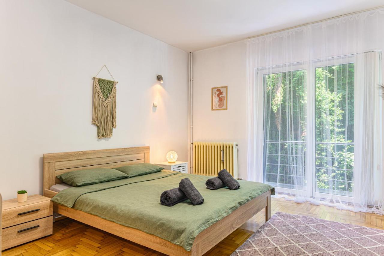 Apartament Cu Gradina La Casa Alemar